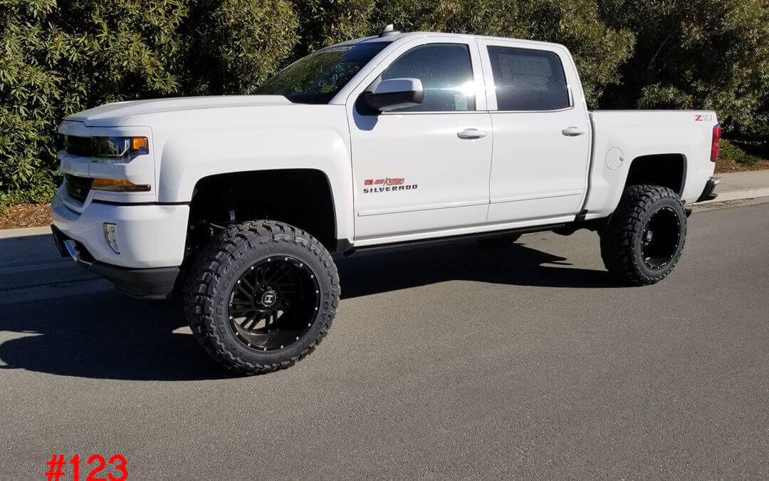 **SOLD**2018 CHEVY 1500 CREW CAB #1T540