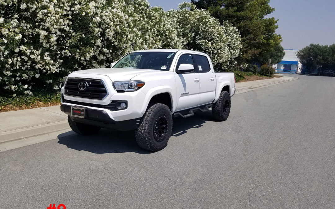 **SOLD**2018 TOYOTA TACOMA CREW CAB #615808