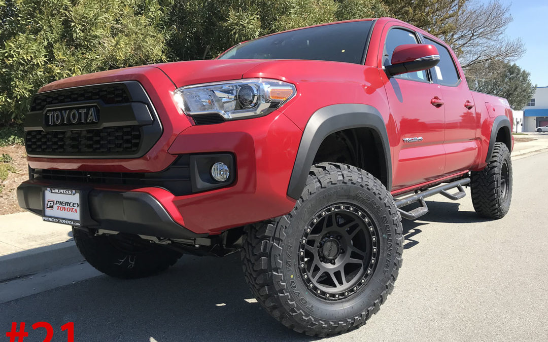 **SOLD**2019 TOYOTA TACOMA CREW CAB #066946