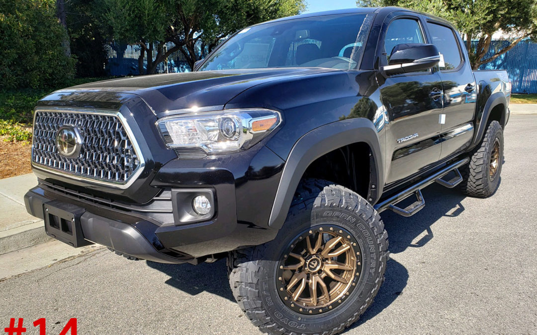 **SOLD**2019 TOYOTA TACOMA CREW CAB #T091850